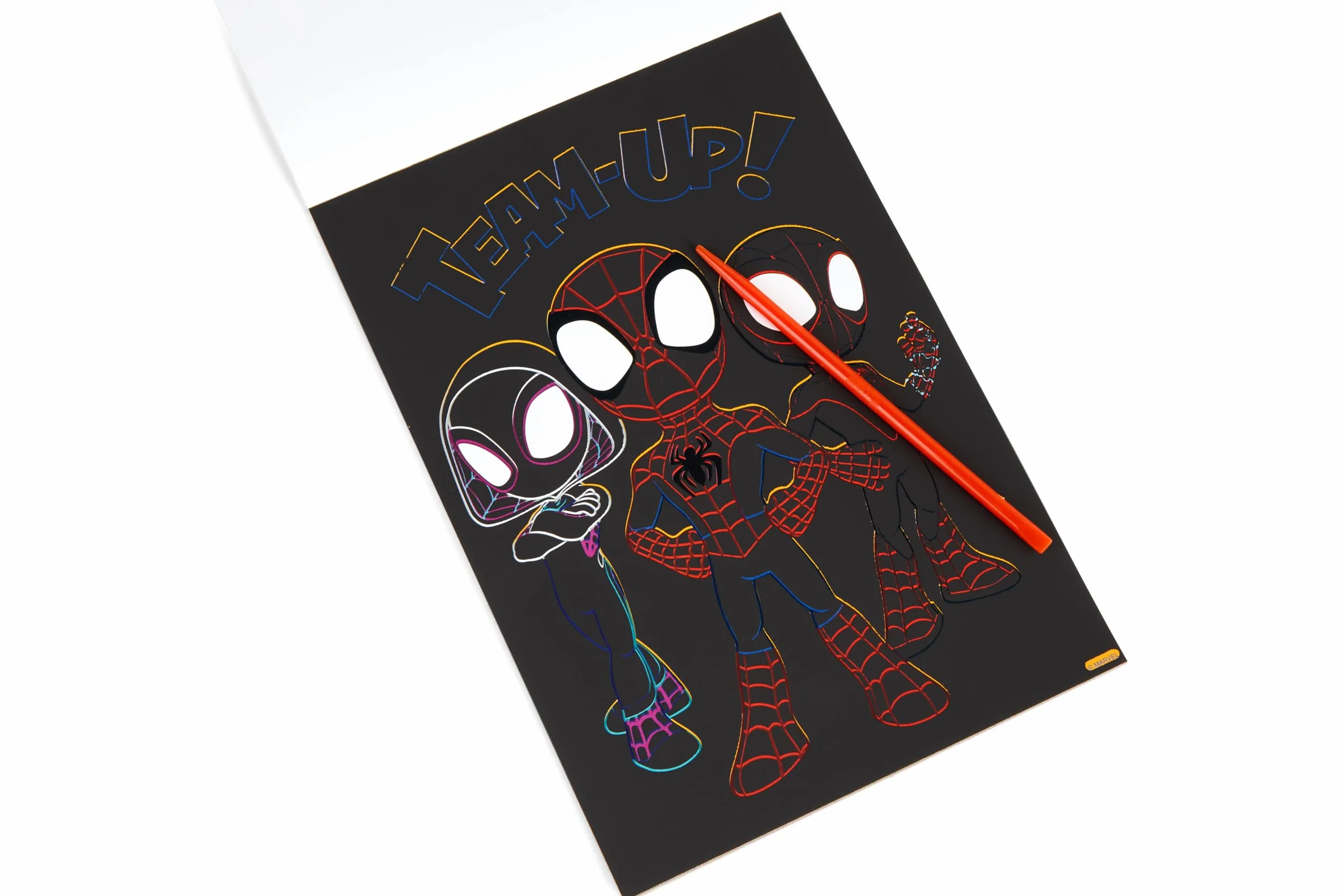 Disney Store Marvel Spidey książka do zdrapywania książka A5 dla dzieci | Scratch Art książka do majsterkowania z 15 motywami w formacie A5 | w zestawie drewniany pisak do zdrapywania | efekt tęczy |